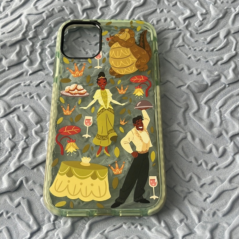 Get it creations- used iPhone 11 case
